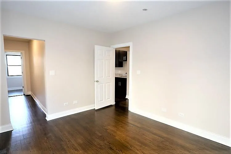 4445 N Rockwell St #3 — Photo 8
