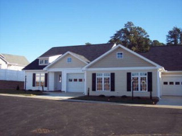 1st image of 2609 Shire Ln