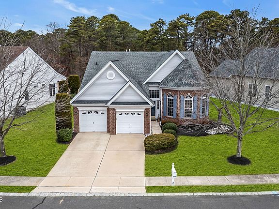 2nd image of 35 Muirfield Road