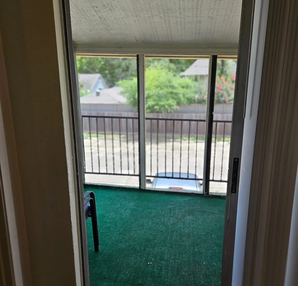 3 bed, 1050 sqft, $1,350 — Photo 3