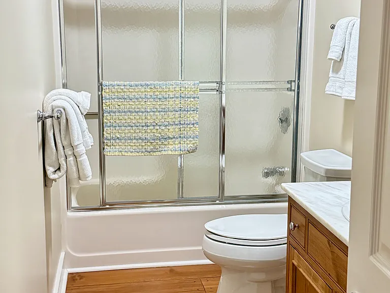 Upstairs full bath