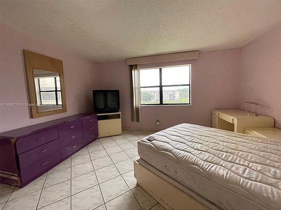 5th image of 10207 Sunrise Lakes Blvd APT 405
