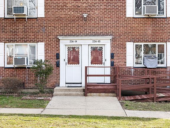 3rd image of 226-10 Manor Rd #U