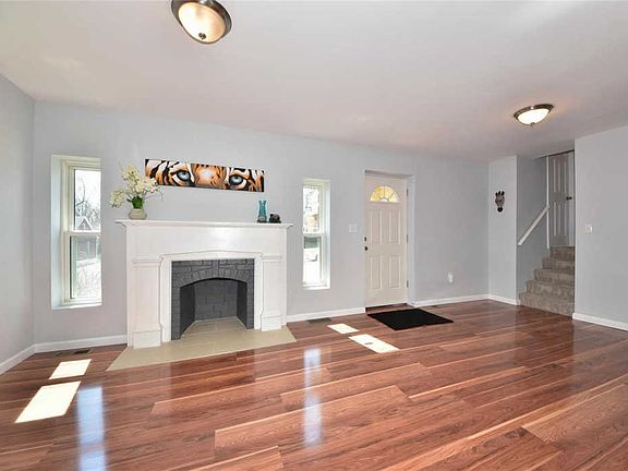 5th image of 117 Bernhardt Ave