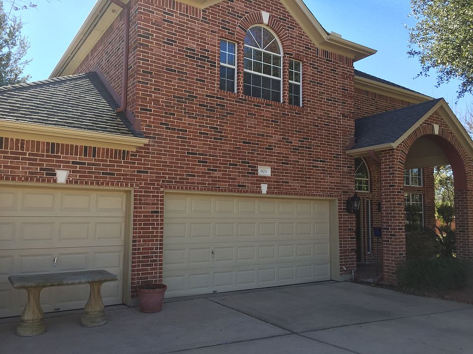 Gorgeous Custom home!