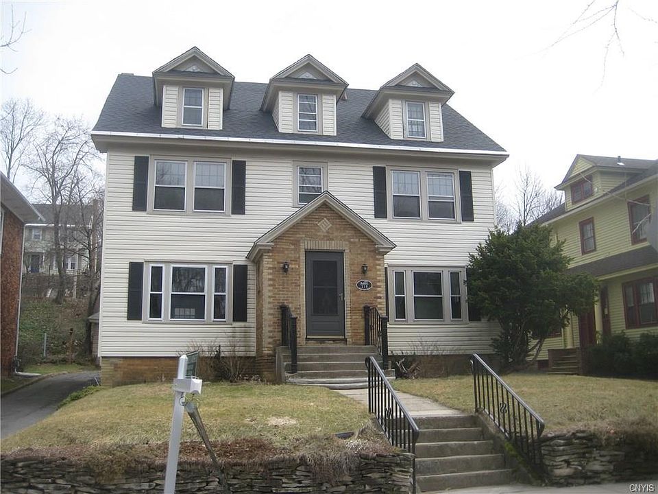 1st image of 215 Twin Hills Dr