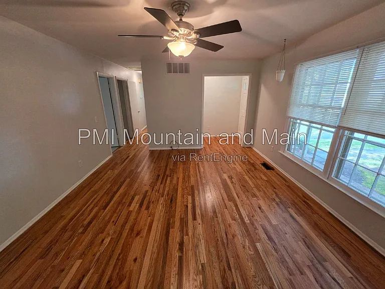 4 Erwin Dr — Photo 6