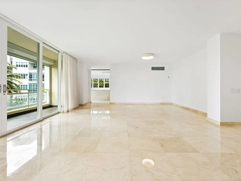 20 Carrian Court #401 — Photo 4