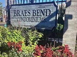 10725 Braes Bend Dr, Houston, TX 77071
