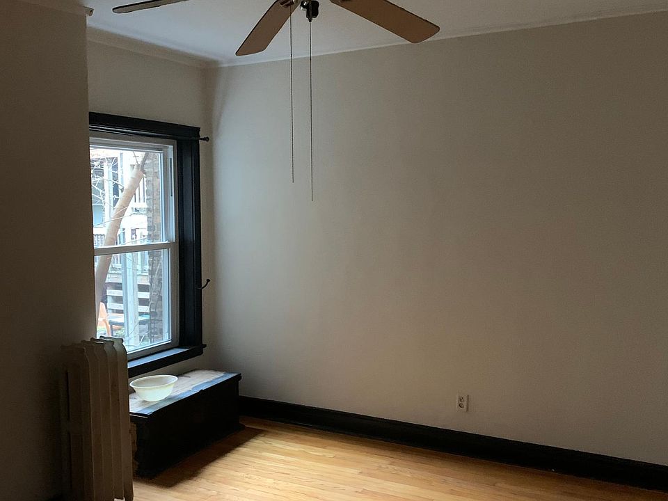 2nd image of 4340 N Clarendon Ave APT 1N
