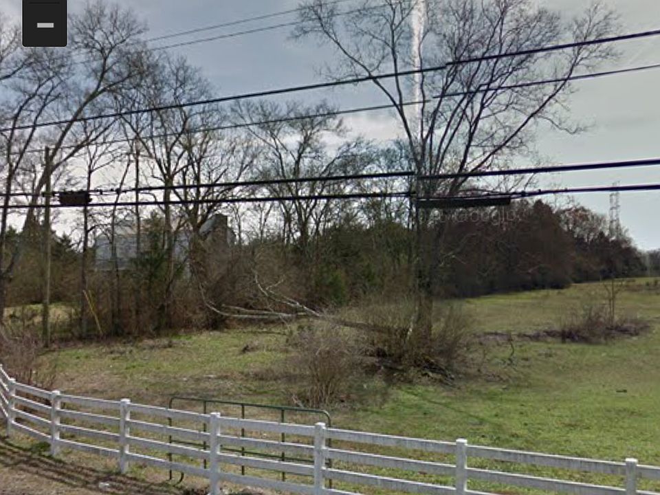 2nd image of 4402 Central Pike