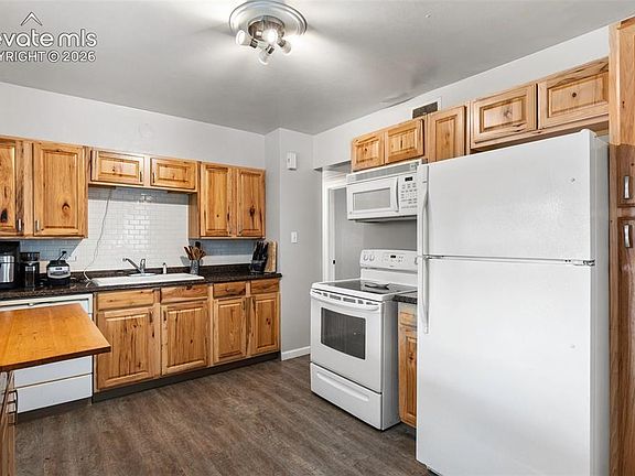 5th image of 2415 N Meade Ave