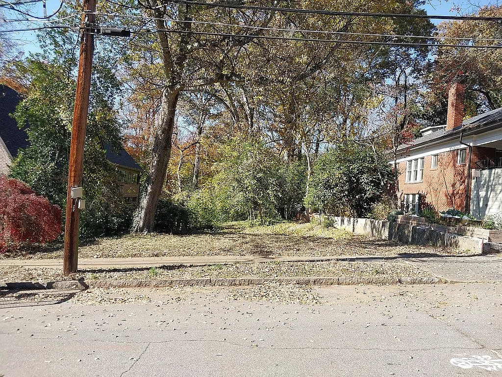 1344 Wayne Ave NE photo 1
