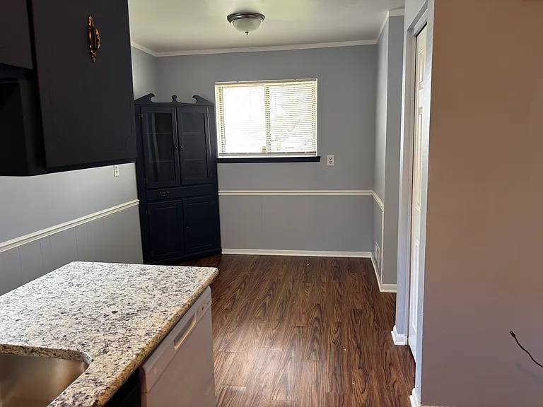 22740 Teppert Ave — Photo 4