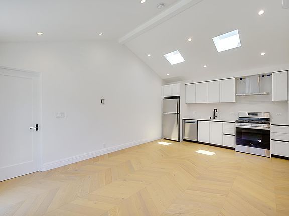 5th image of 234B S Spalding Dr #B