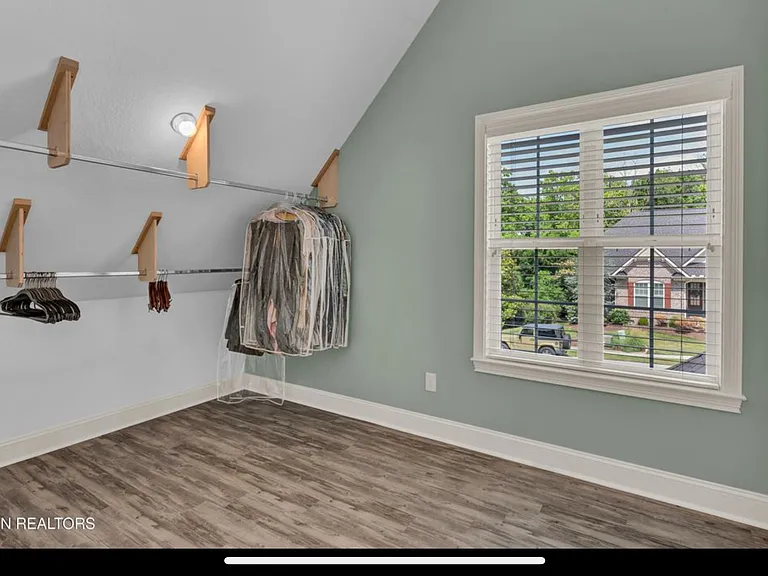 437 Chapel Grove Ln — Photo 21