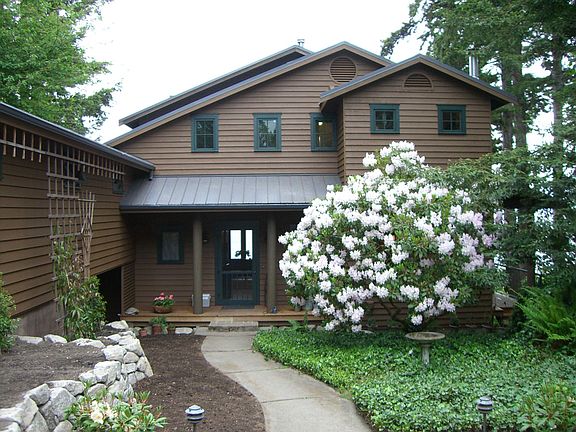Front of House from Circular Drive
