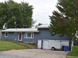 221 Prestien Dr, Denver, IA 50622