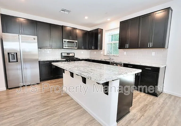 3217 Sunny Gate Ln — Photo 25