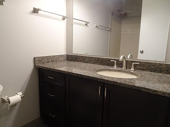 2nd image of 417-480 N McClurg Ct #417