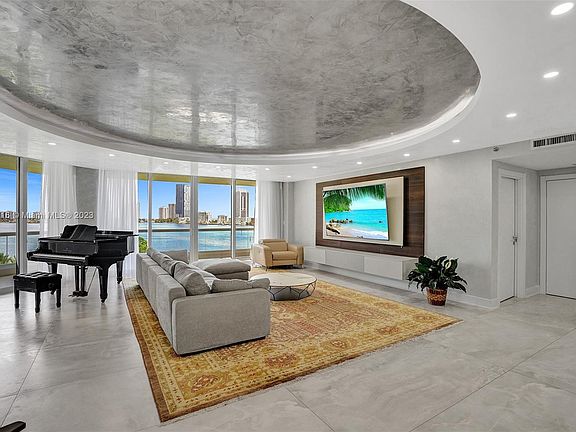 4th image of 2600 Island Blvd APT 605