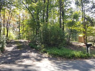 895 W Outer Dr, Oak Ridge, TN 37830