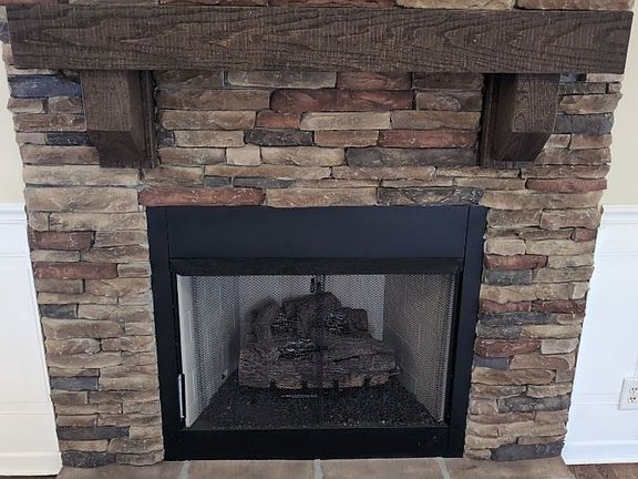 4th image of 1399 Jenny Ln