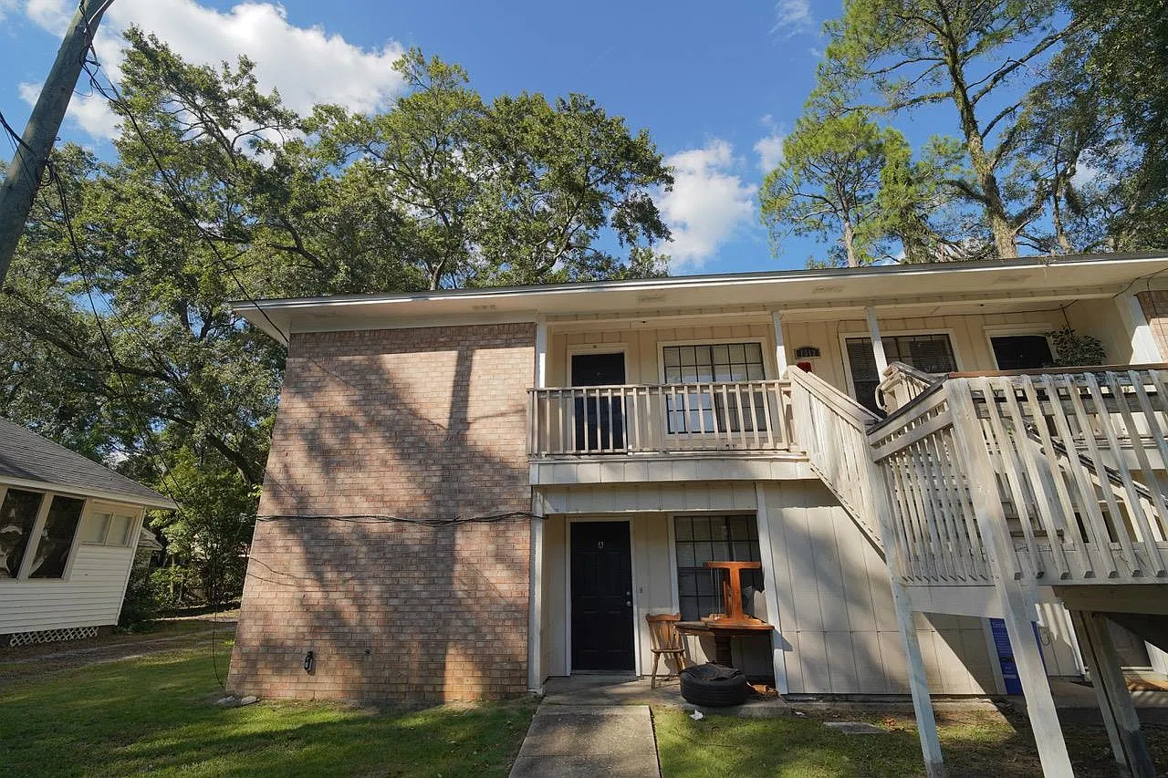 2 bed, 3424 sqft, $1,200 — Photo 1