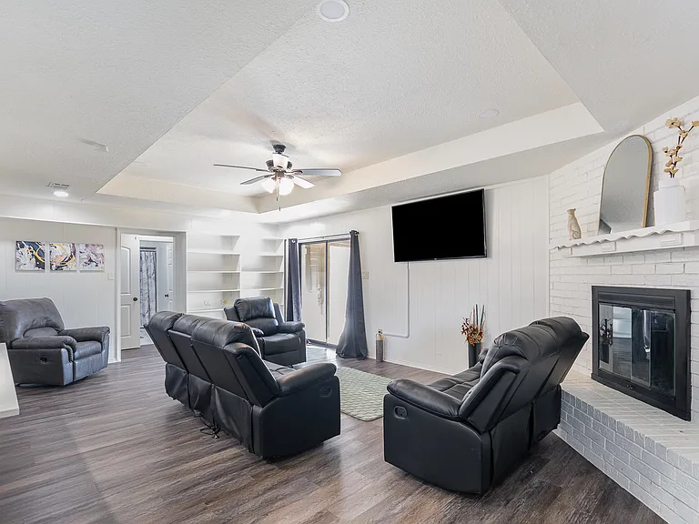 501 Field St — Photo 34
