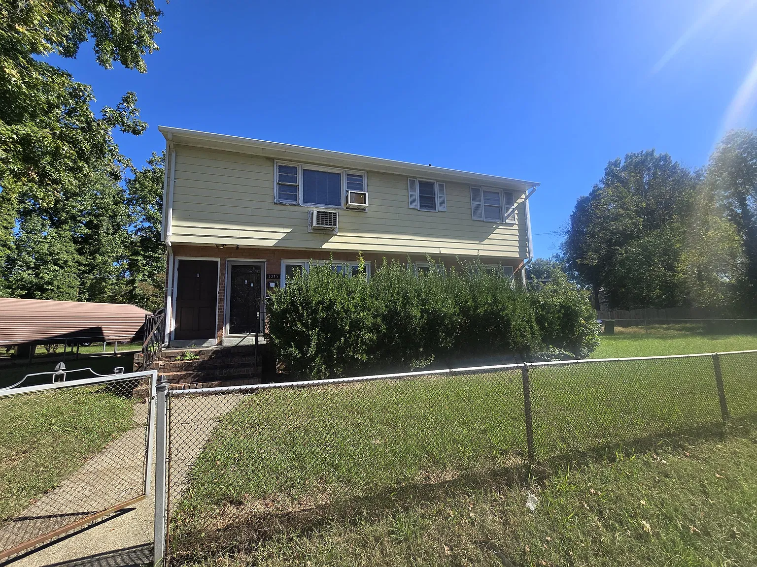 3 bed, 1000 sqft, $1,195 — Photo 1