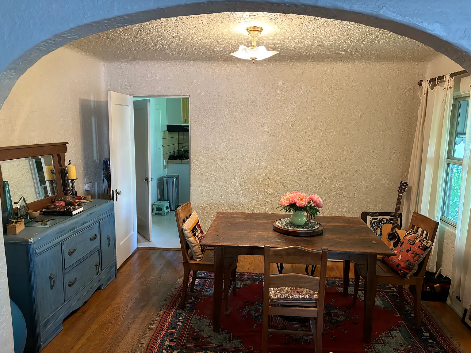 3 bed, 4000 sqft, $1,600 — Photo 3