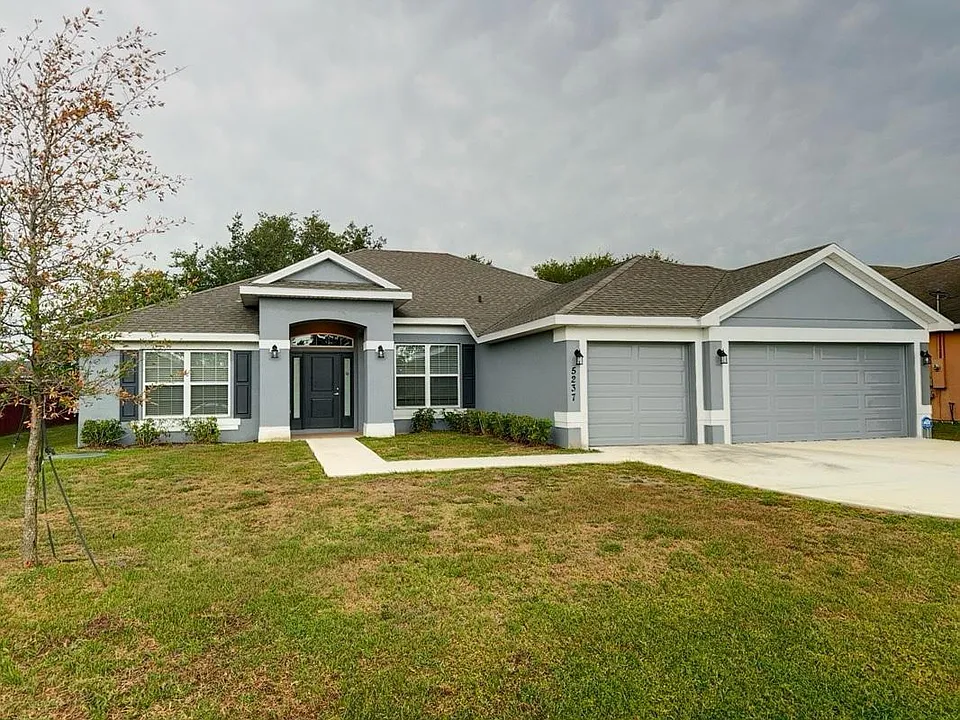 5237 NW Reba Cir