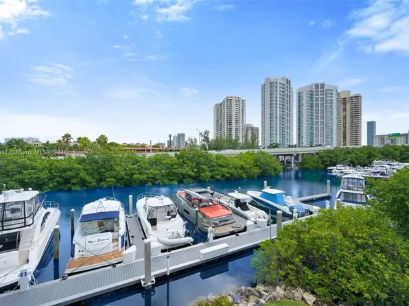 3575 Mystic Pointe Dr #32, Aventura, FL 33180