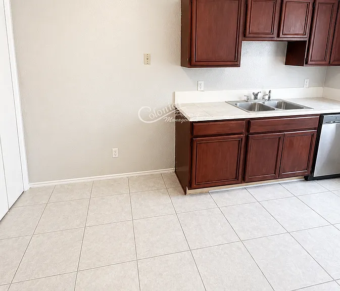 1501 Benttree Dr #B — Photo 6