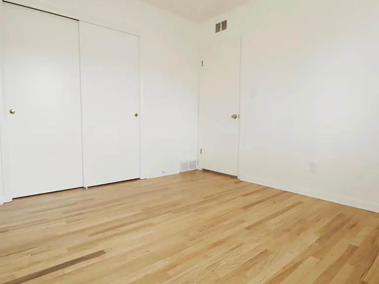 1451 Riverside Dr #5 — Photo 11