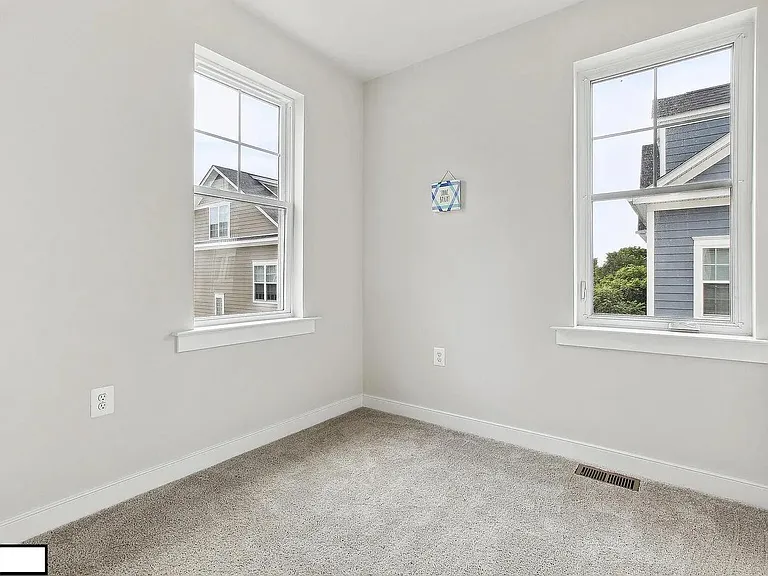 208 E Pennsylvania Ave — Photo 19