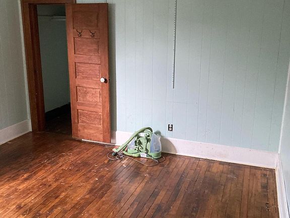 4th image of 1201 Slayton Ave