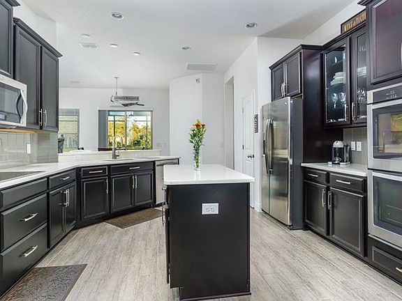 4th image of 744 Red Haven Ln
