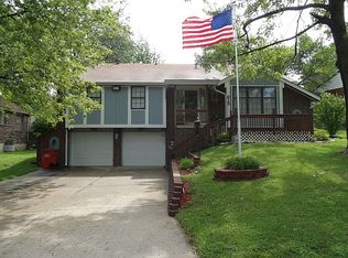 812 NW Arlington Pl, Blue Springs, MO 64015