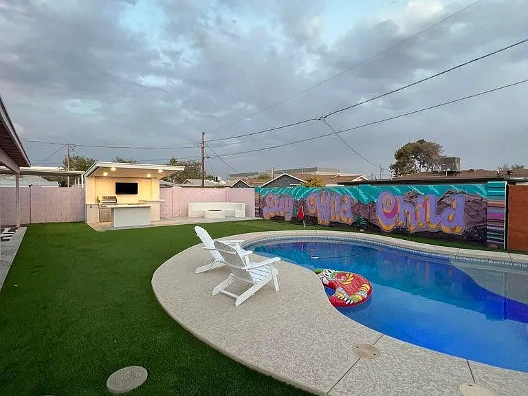 4711 E Fillmore St — Photo 2