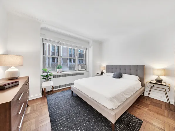 220 Madison Avenue 4M image 2 of 7