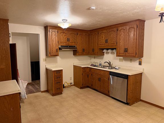 4th image of 2958 Sorenson Dr
