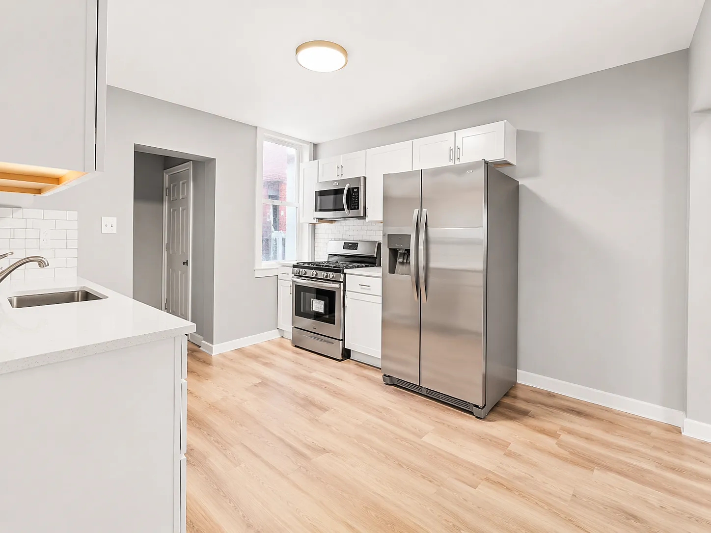 2 bed, 1276 sqft, $2,200 — Photo 3