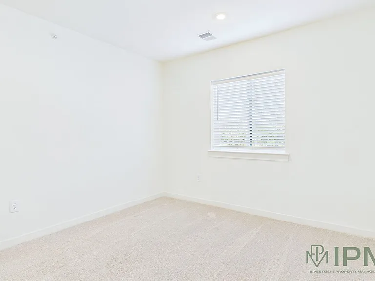 The Flats at Hampden — Photo 47