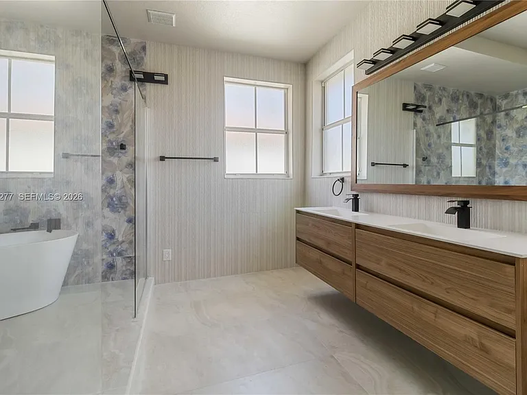 8551 NW 110th Ave — Photo 25