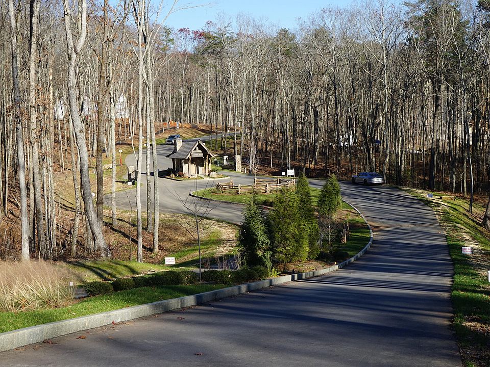 2nd image of 8197 Mountain Laurel Trl #52