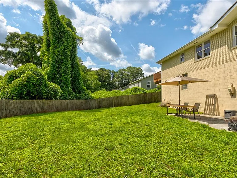 1848 Winthrop Dr SE — Photo 40