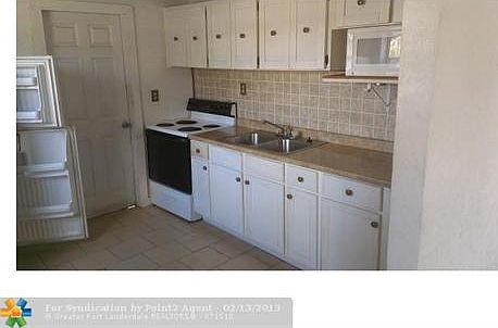 3rd image of 3871 SW 60th Ave