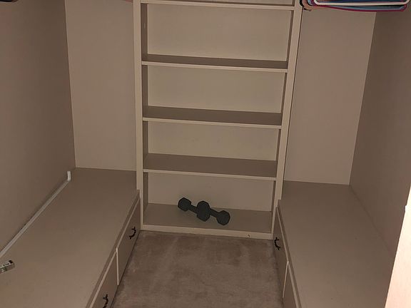 Master closet 