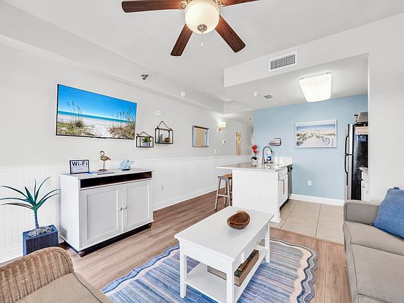 5th image of 114 Carillon Market St Unit 402